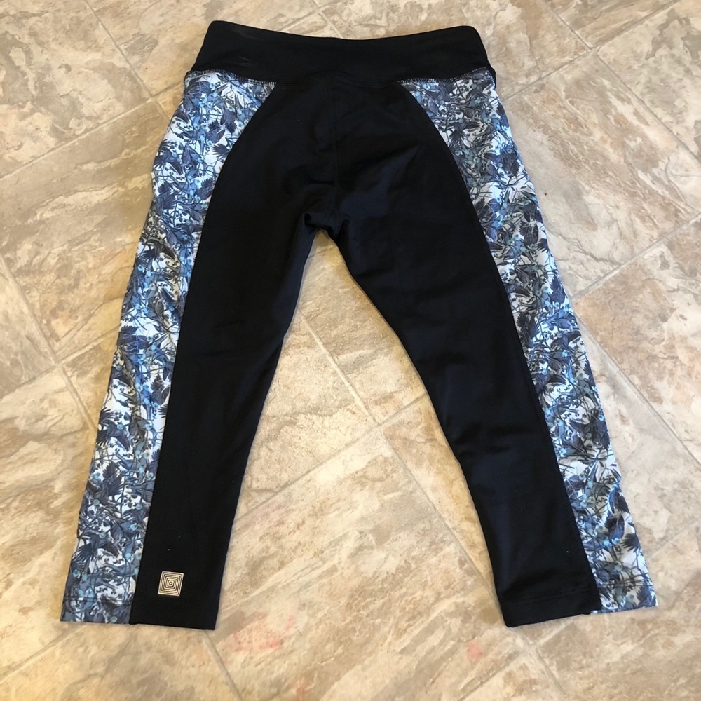 Luluroe Capri leggings sz S excellent condition